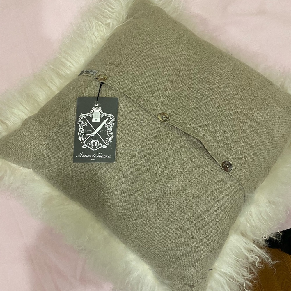 Prestine w tags fur lambskin pillow
